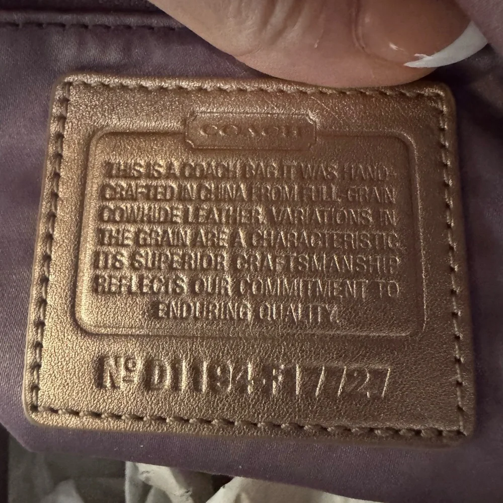 Gold Coach Purse - Picture 5 of 9